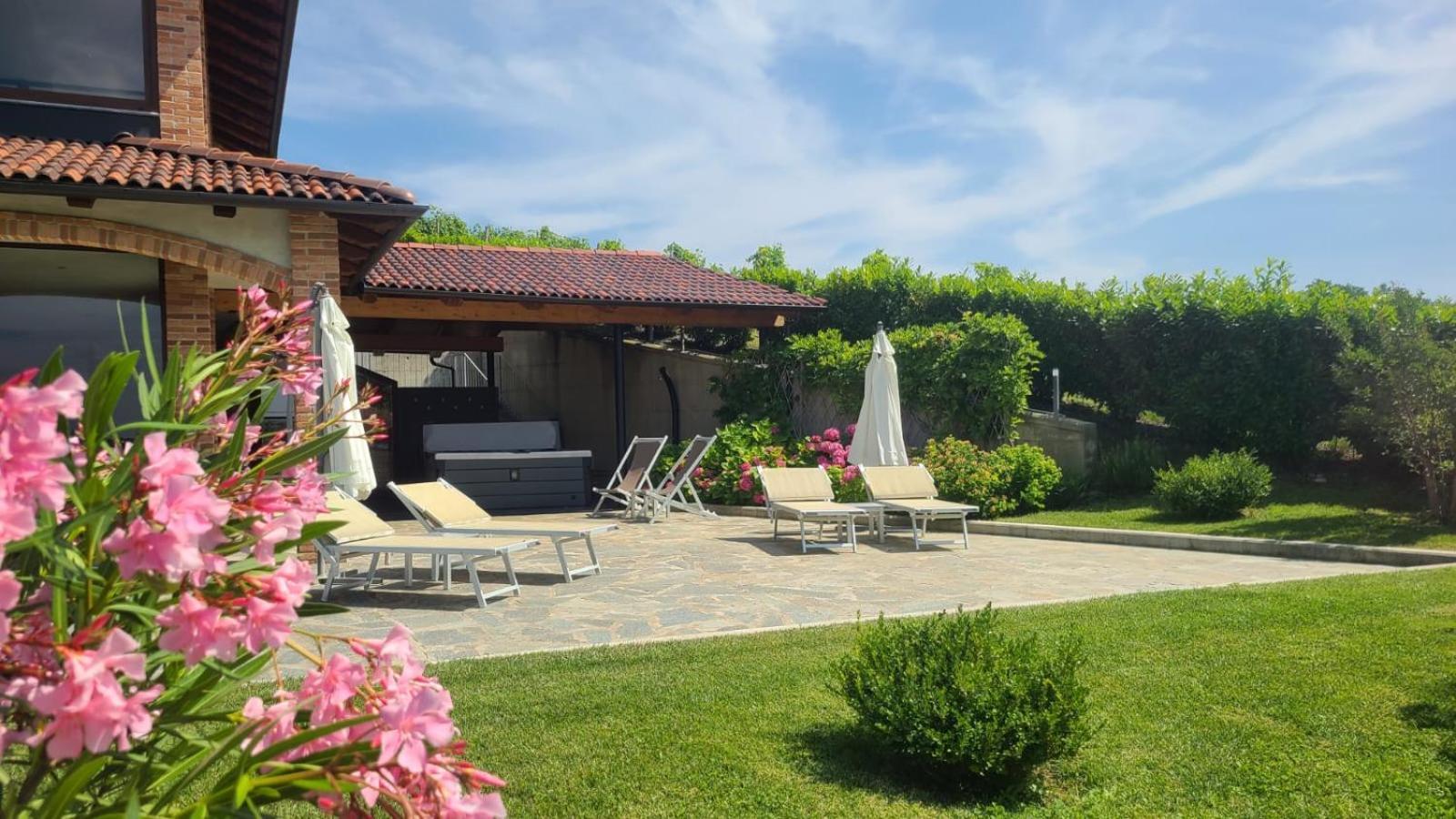 디아노 달바 Casa Castella - Adults Only - Langhe 빌라 외부 사진