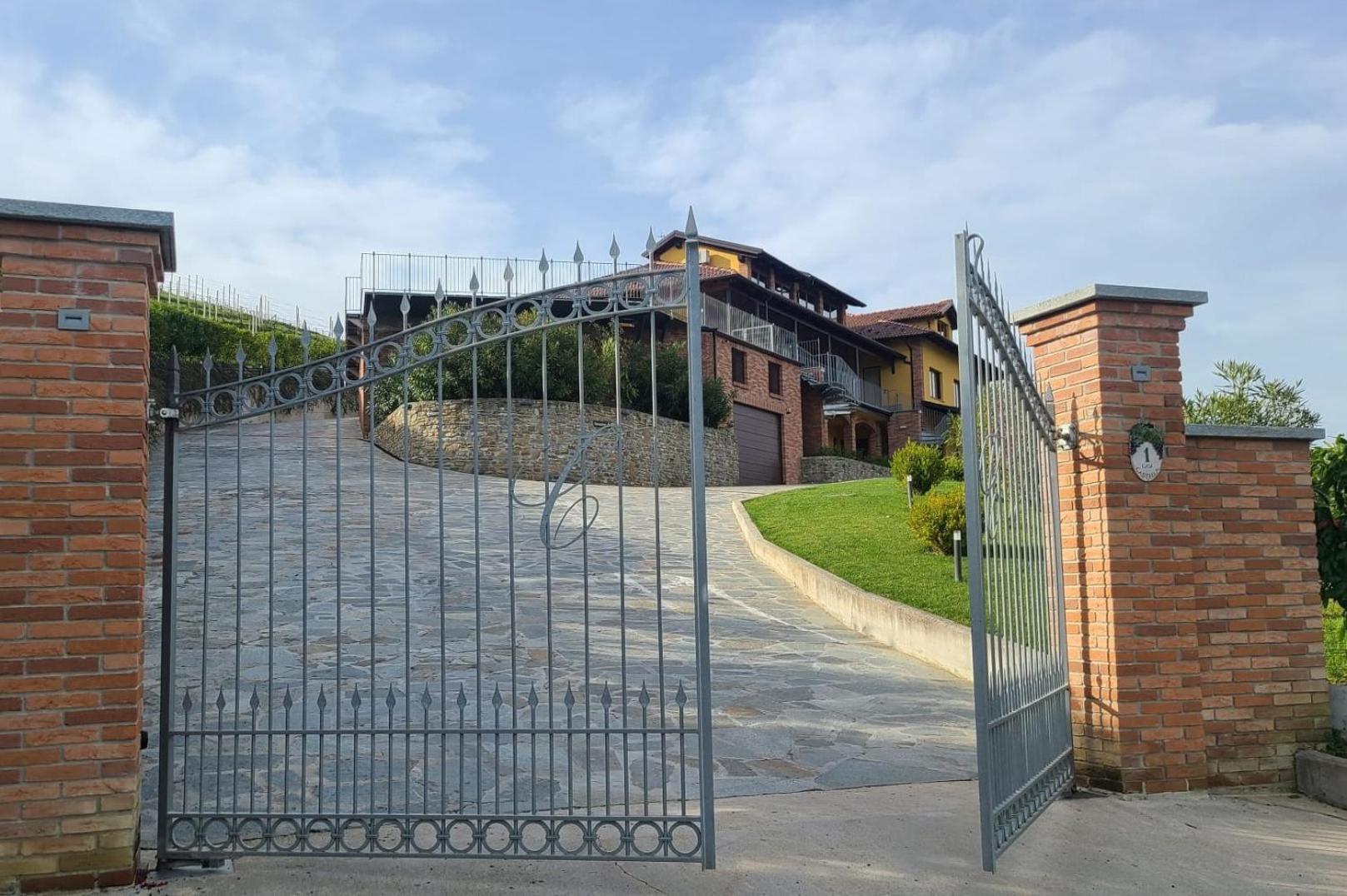 디아노 달바 Casa Castella - Adults Only - Langhe 빌라 외부 사진